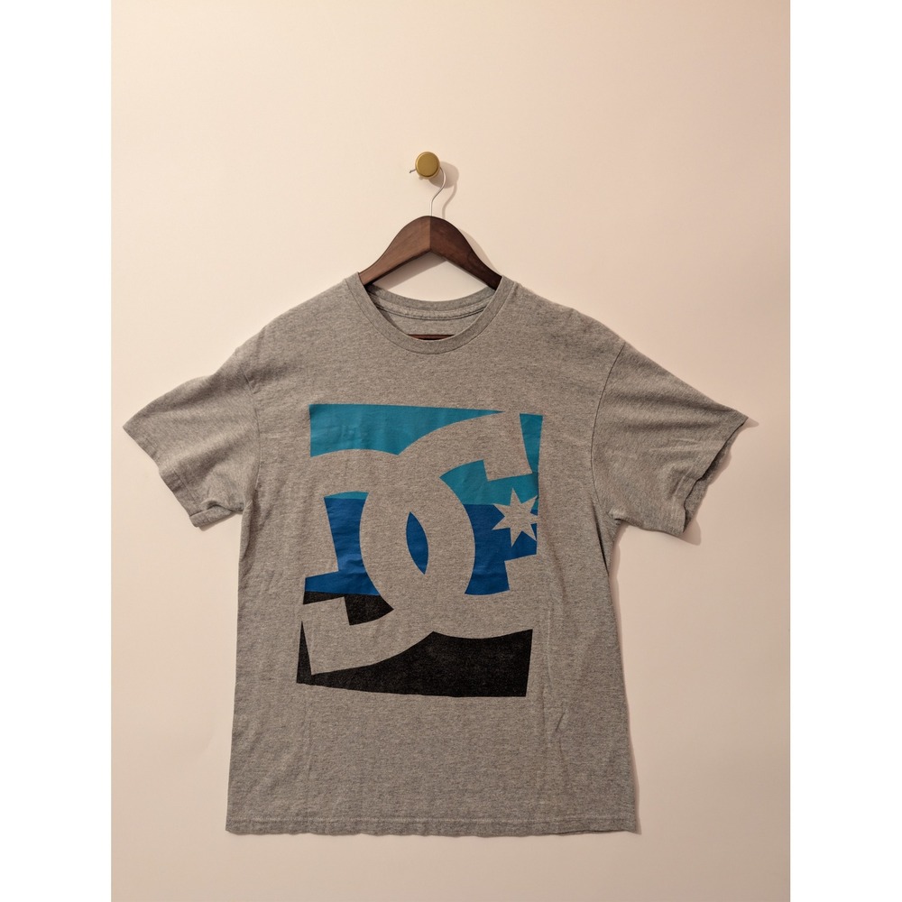 DC Shoes Graphic Tee Mens Large Gray Excellent Short Sleeve Skate Logo Shirt